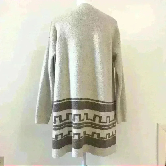 Forever 21 Oversized Cream Aztec Print Cardigan - Picture 4 of 7